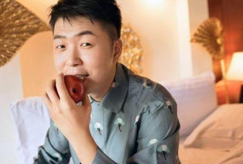 各个富豪家庭背景,揭秘各大家族背景与财富传奇